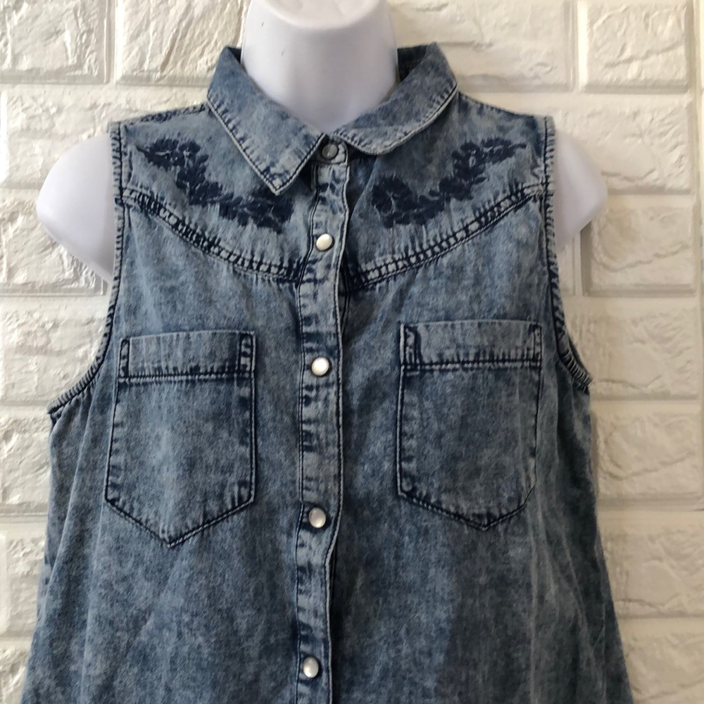 Cotton On acid washed embroidered denim sleeveless